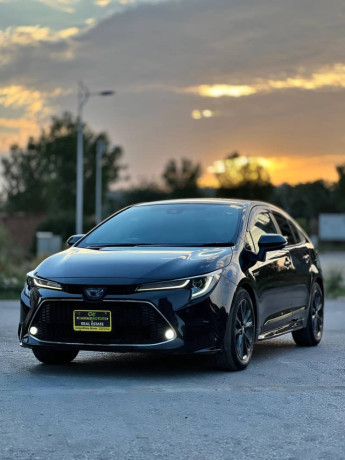 toyota-corolla-2020-hybrid-big-11