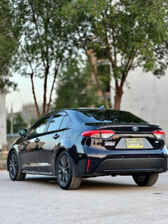 toyota-corolla-2020-hybrid-big-6