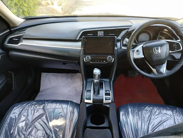 honda-civic-vti-oriel-2017-big-11