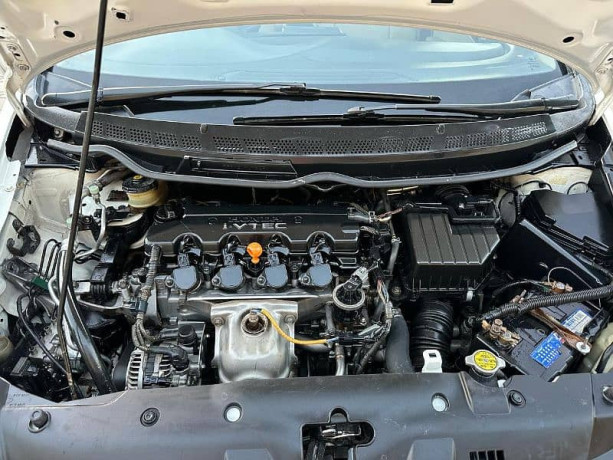 honda-civic-vti-oriel-2010-big-9