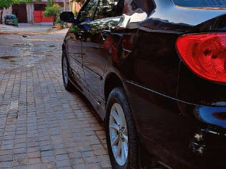toyota-corolla-se-saloon