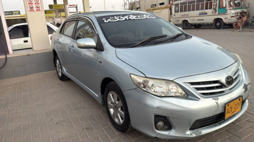 corolla-gli-2013-big-0