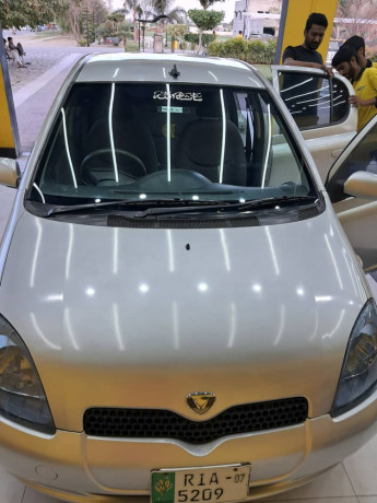 toyota-vitz-big-2