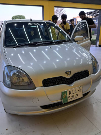 toyota-vitz-big-0