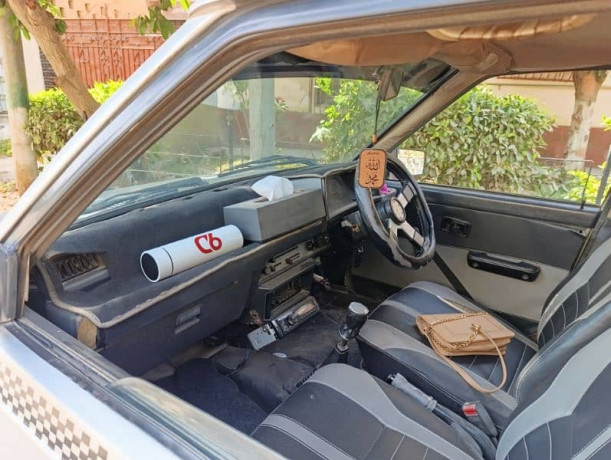 daihatsu-charade-1986-big-2