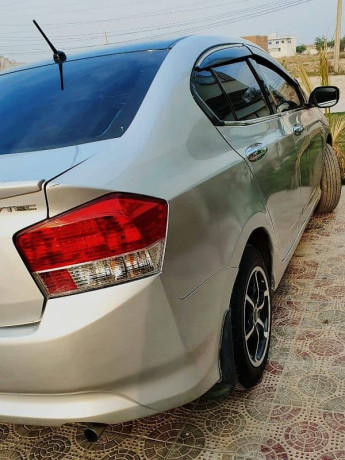 honda-city-ivtec-2010-home-used-and-own-my-name-3346126814-big-2