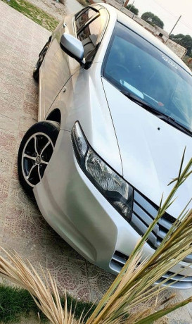 honda-city-ivtec-2010-home-used-and-own-my-name-3346126814-big-9