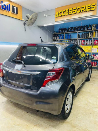 2014-toyota-vitz-big-0