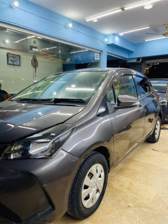 2014-toyota-vitz-big-3