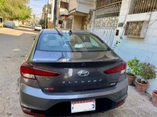 hyundai-elantra-2022