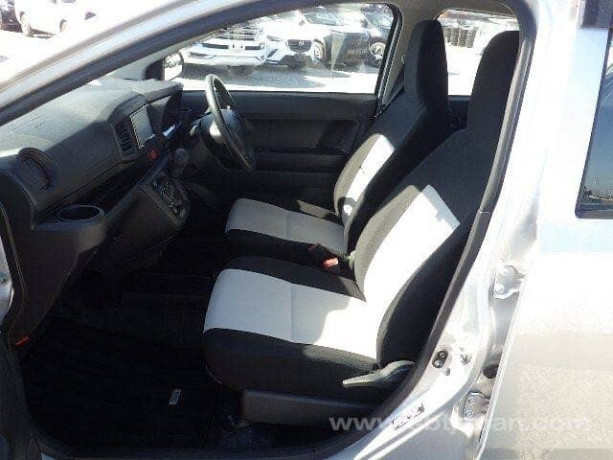 toyota-pixis-same-as-daihatsu-mira-es-big-4