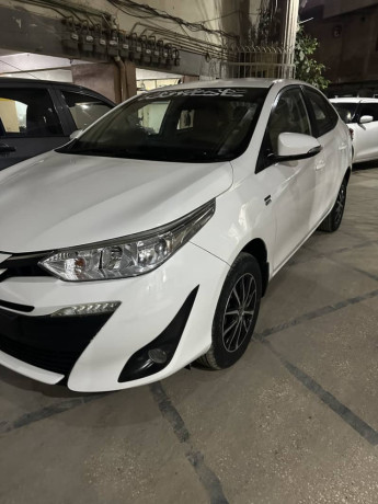 yaris-attiv-cvt-big-3