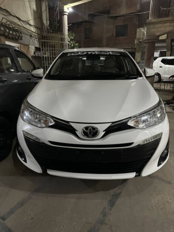yaris-attiv-cvt-big-0