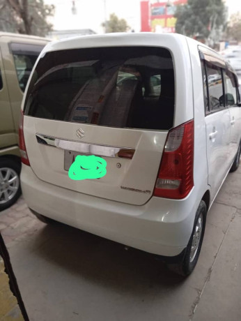 suzuki-wagon-r-2016-big-0