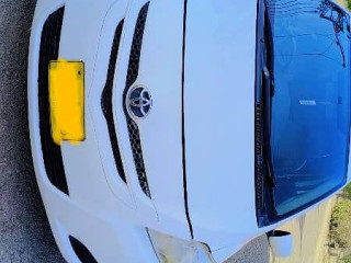 toyota-belta-2011