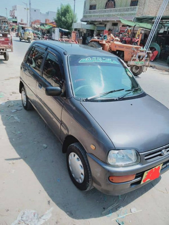 daihatsu-cuore-2010-big-0