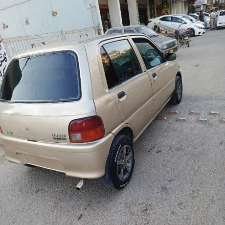 daihatsu-cuore-2010-big-7