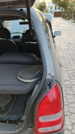 suzuki-alto-2010-big-8