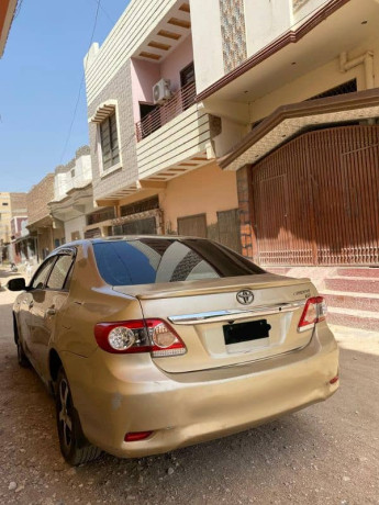 toyota-corolla-gli-2010-big-3