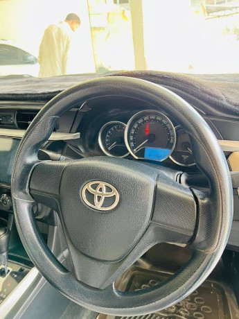 toyota-corolla-altis-2016-big-9