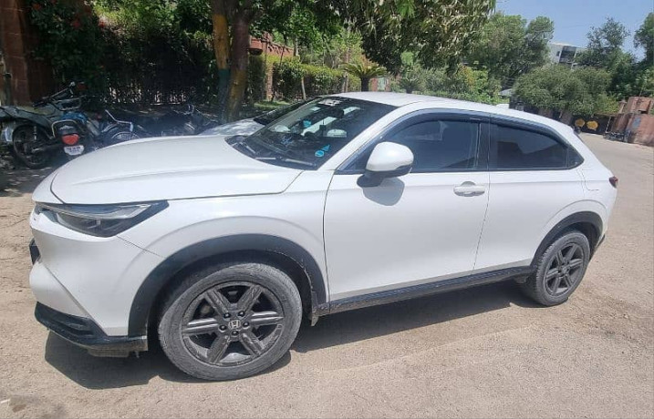 honda-hr-v-vti-s-2023-big-4
