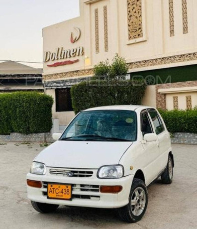 daihatsu-cuore-2010-big-2