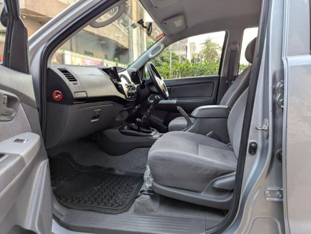toyota-hilux-2012-big-12