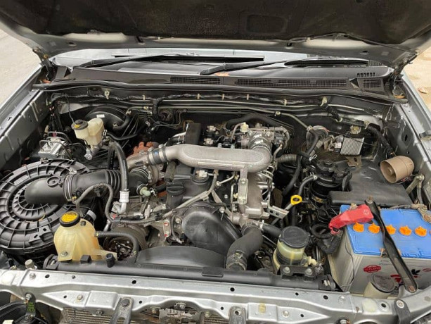 toyota-hilux-2012-big-11