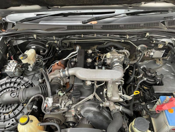 toyota-hilux-2012-big-13