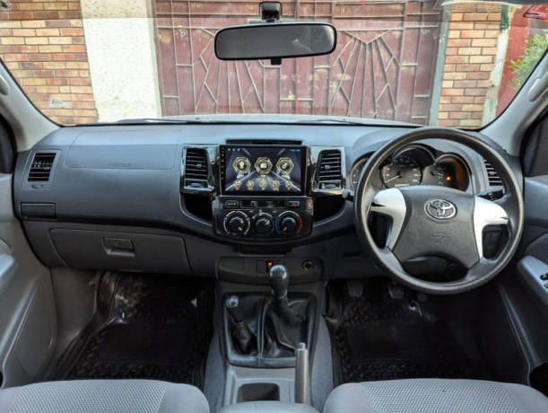 toyota-hilux-2012-big-14
