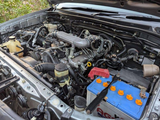 toyota-hilux-2012-big-16
