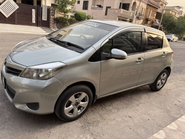 toyota-vitz-big-3