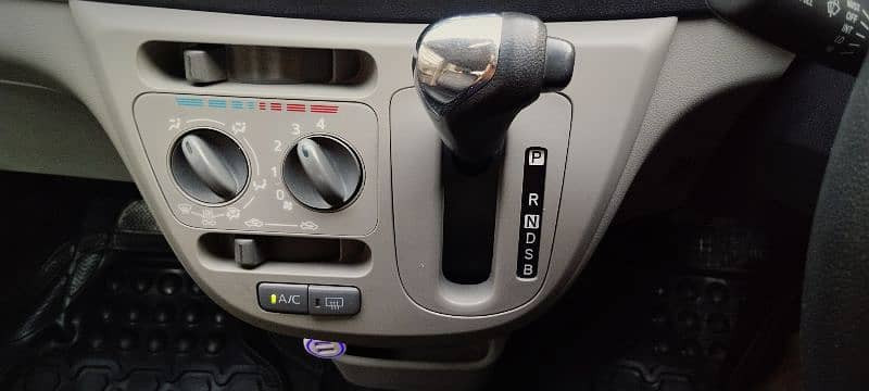 daihatsu-mira-automatic-20152019-big-13