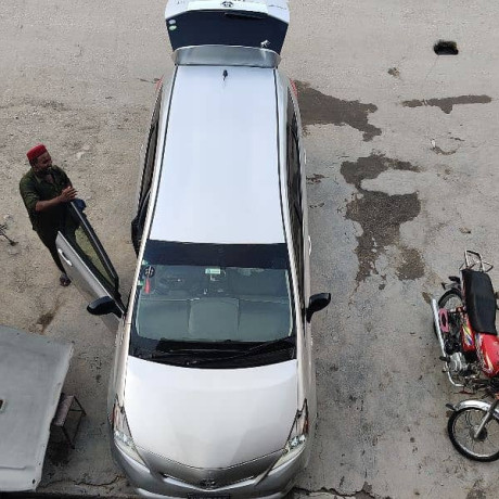 toyota-prius-alpha-2012-big-4