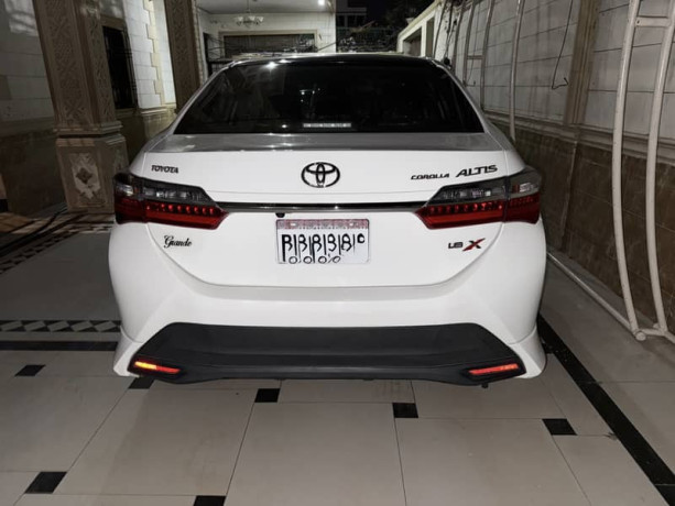 toyota-corolla-altis-18-grande-2021-model-sleek-condition-big-2