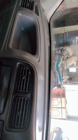 suzuki-alto-2010-big-13
