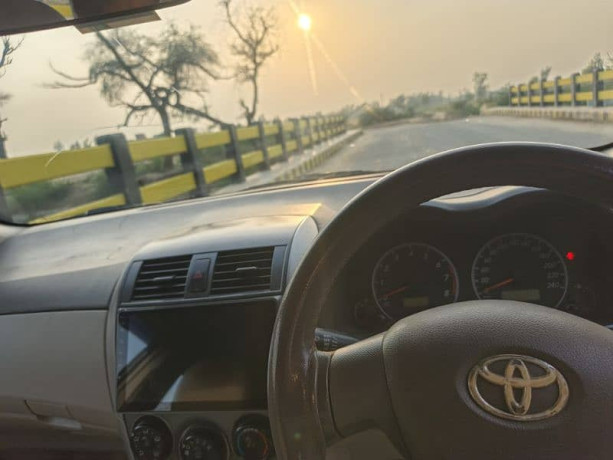 toyota-corolla-xli-2011-big-6