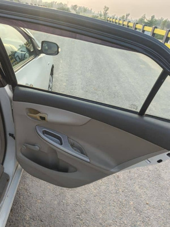 toyota-corolla-xli-2011-big-10