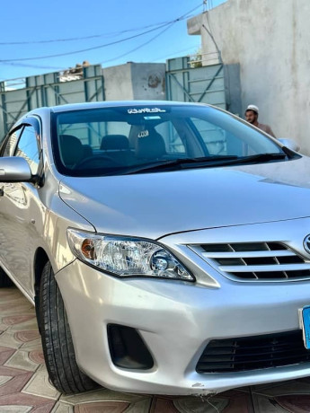 toyota-corolla-gli-2011-big-1