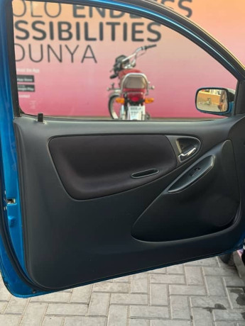 toyota-vitz-1999-big-13
