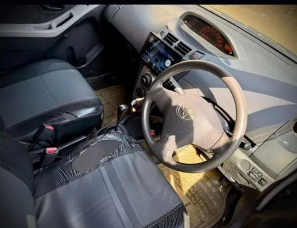 toyota-vitz-2010-big-1