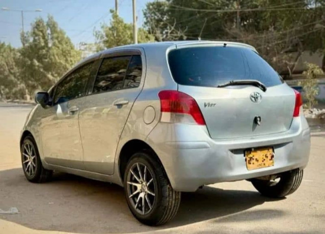 toyota-vitz-2010-big-2