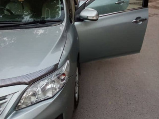 toyota-corolla-gli-2013