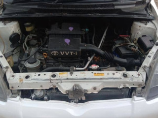 toyota-vitz-2000
