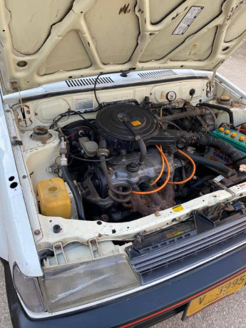 daihatsu-charade-1986-big-13