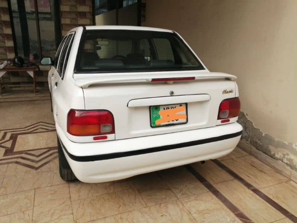 kia-classic-2000-big-0
