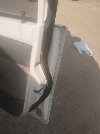 suzuki-mehran-2012-big-13