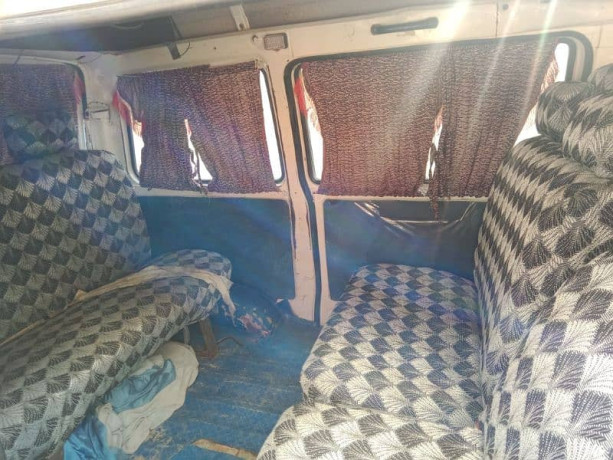 suzuki-carry-2012-big-2