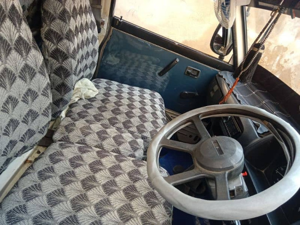 suzuki-carry-2012-big-4