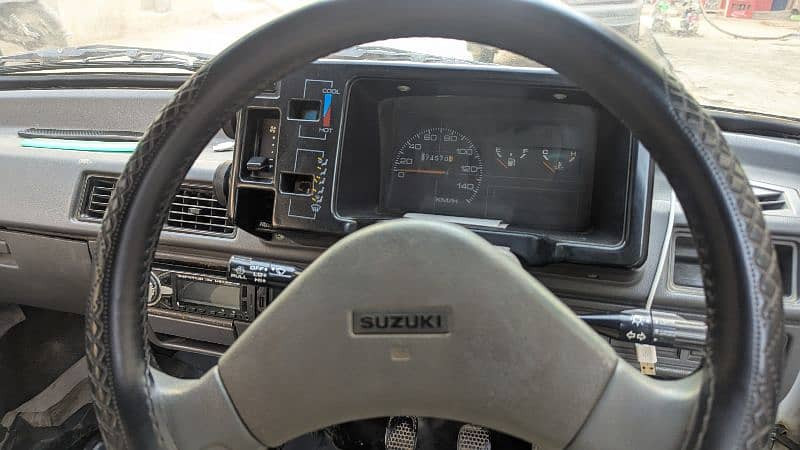 suzuki-mehran-vx-2017-big-2
